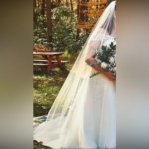 Extra long bride veil.